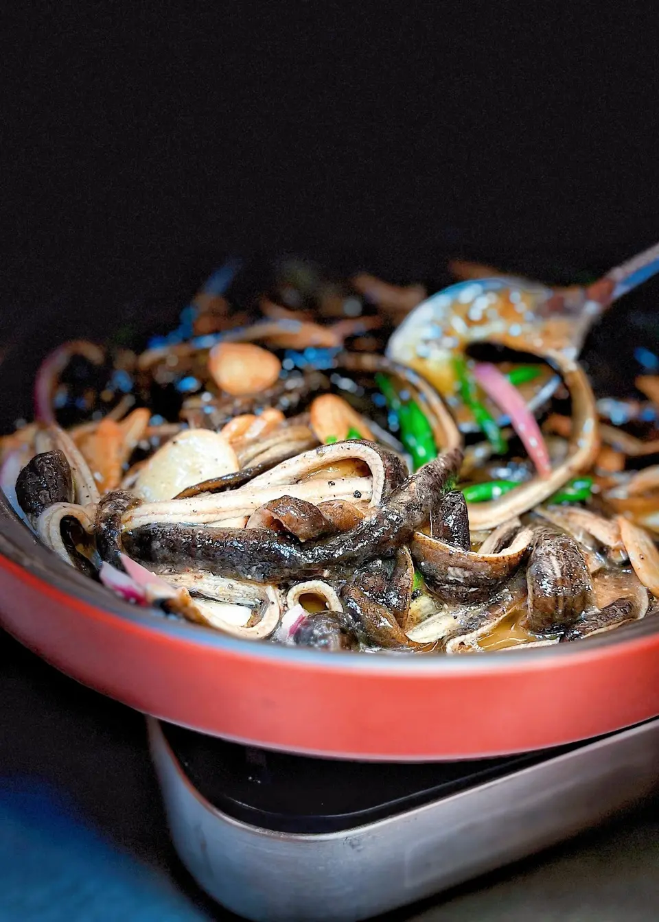 基地, 踢进一球