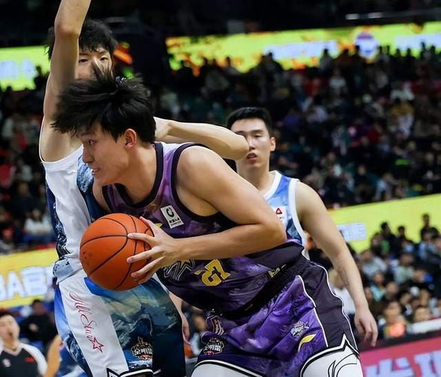 com, 连续命中两, 者小阵容的 com, 连续命中两, 者小阵容的